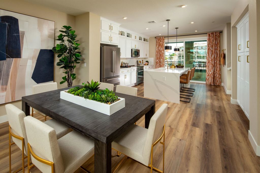 904 904 More Lane 1802