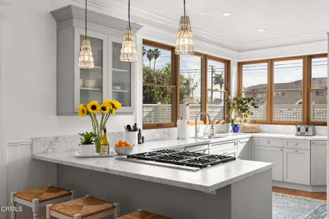 Tiny photo for 1106 E Santa Clara Street, Ventura, CA 93001 (MLS # V1-38027)