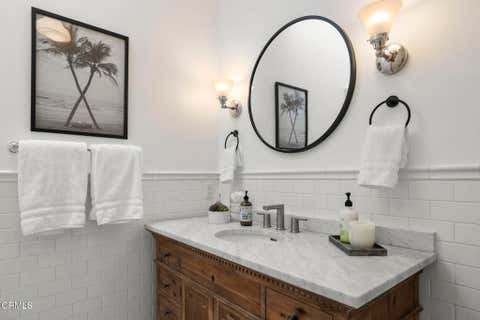 Tiny photo for 1106 E Santa Clara Street, Ventura, CA 93001 (MLS # V1-38027)