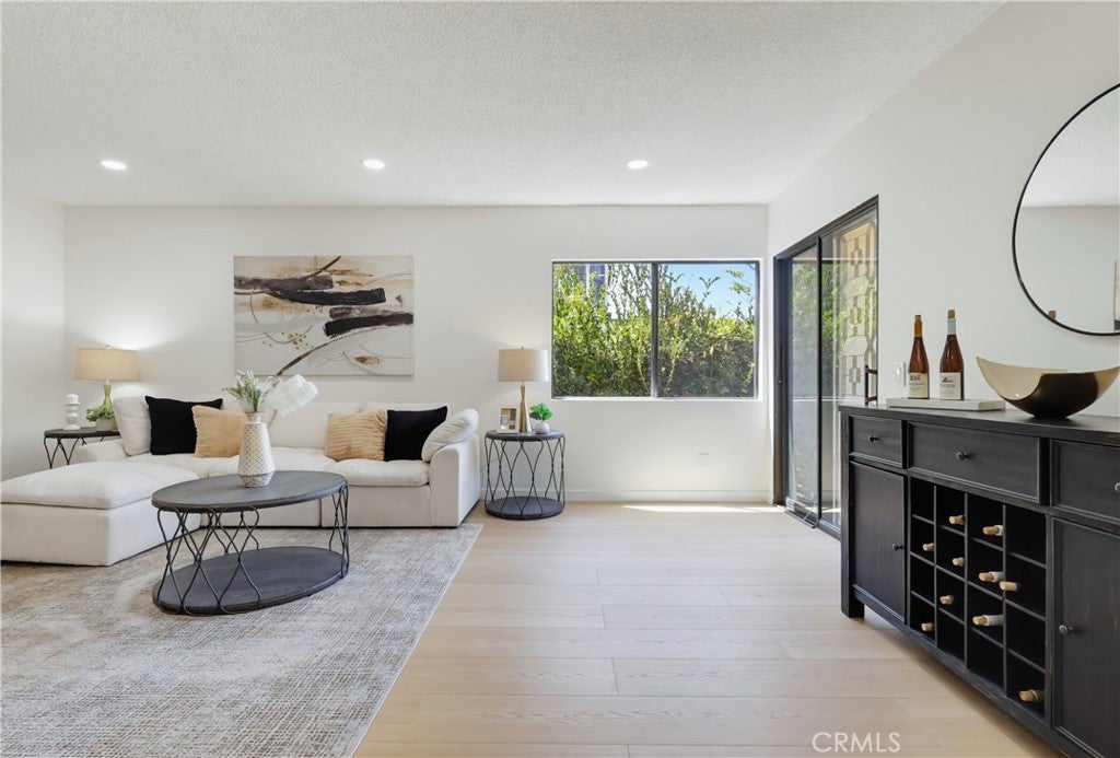728 E Kensington