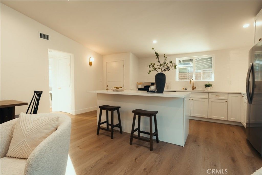 Photo of 13670 Garrick Avenue, Sylmar, CA 91342 (MLS # SR25244689)