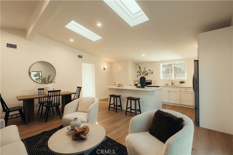 Photo of 13670 Garrick Avenue, Sylmar, CA 91342 (MLS # SR25244689)