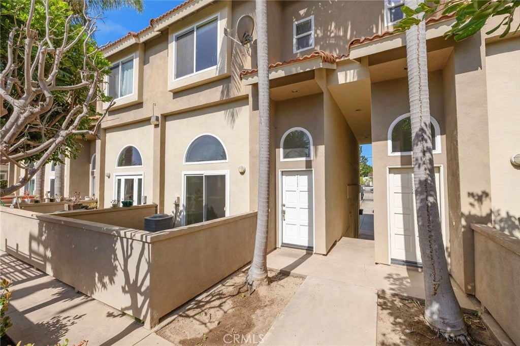 1940 Maple Avenue 111, Costa Mesa CA 92627