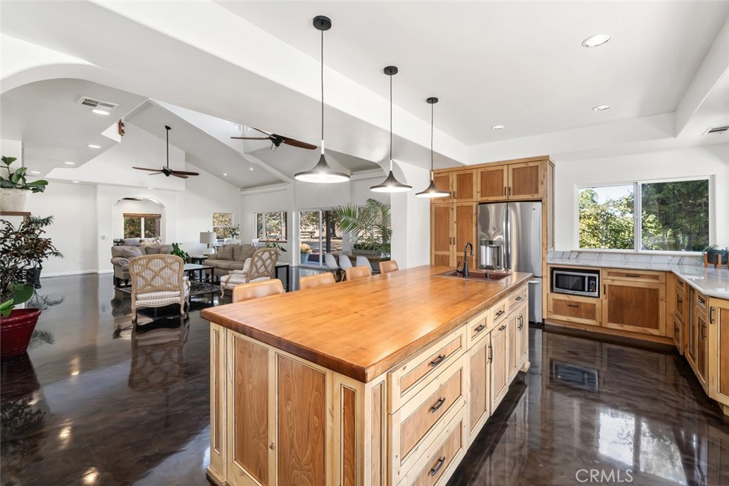 8865 San Gabriel Road
