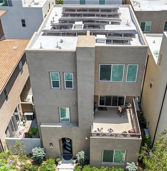 Open House Sat 9th & Sun 10th 1-4pm
LOOK LOOK LOOK!!! HARD TO FIND: LEASE OPTION TO BUY!! OR RECIEVE UP TO $25,000 TO BUYERS!!
May use towards: 2-1 Buy Down Interest Rates or Closing Costs or Home Warranty/HOA Dues.
JUST REDUCED!!! Shows like NEW with PAID OFF SOLAR! LOW HOA $240 per Month. This is a DETACHED home! Walk to Top-Ranked Irvine Schools, and popular floor plan featuring a 4th bedroom with full bath on entry level and direct garage access. Upstairs, enjoy a light-filled great room with open kitchen, and enjoy the large private patio. Guest powder room on main living floor & two PANTRY'S! Top level has a spacious primary suite with spa-style bath and walk-in closet. TWO guest bedrooms and large full bath as well as great size laundry room with even more storage complete this floor. Notable upgrades include luxury vinyl plank floors on ALL levels, 16 fully paid-off solar panels, EV charger, whole-house water softener and filtration system, and plantation shutters throughout. Amenities galore with full access to Cadence Park + ALL Great Park amenities. Buyer incentives up to $25000 is based on a full price accepted offer. Seller is also open to renting out this home.. Call for more details.