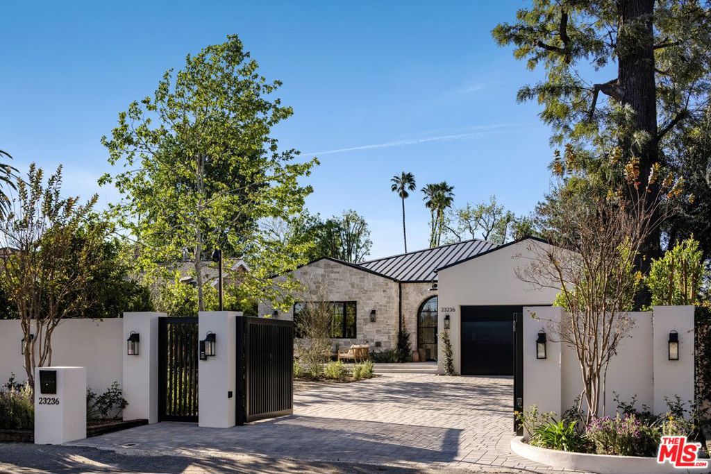 23236 Hatteras Street