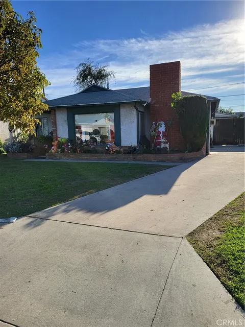 8516 Lyndora St, Downey, CA 90242 - MLS#: DW26009936