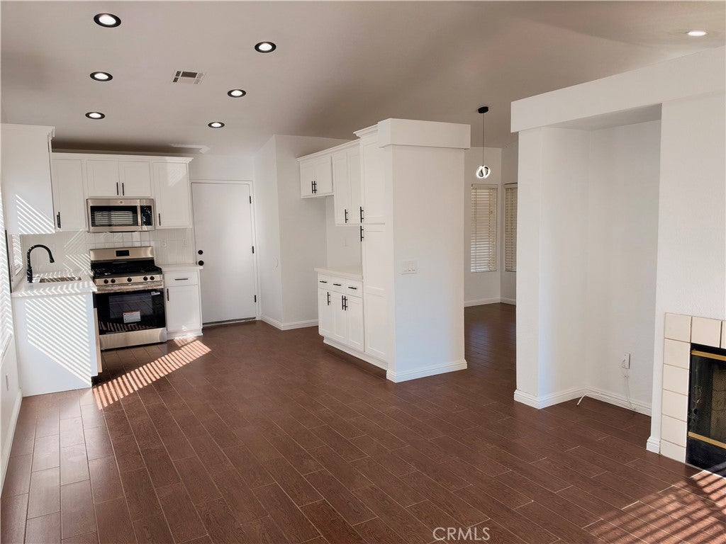 11363 Addison
