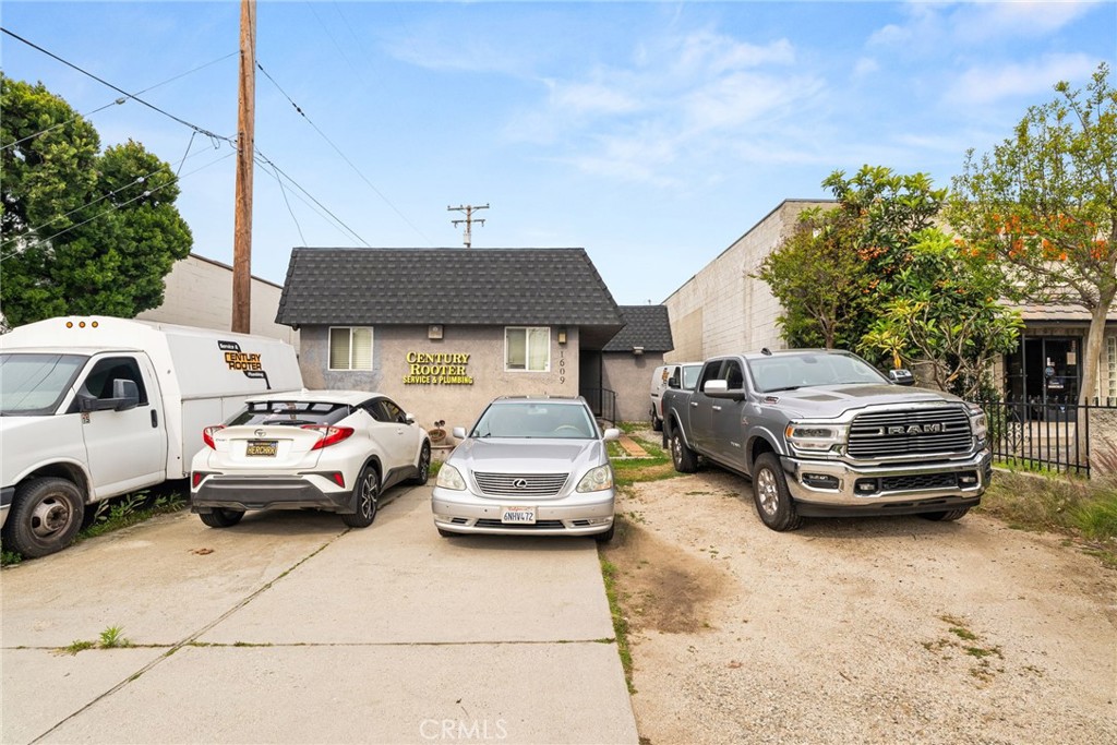 1609 S California Avenue