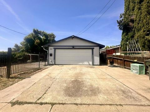 Photo of 262 William Reed Drive, Antioch, CA 94509 (MLS # ML82047165)