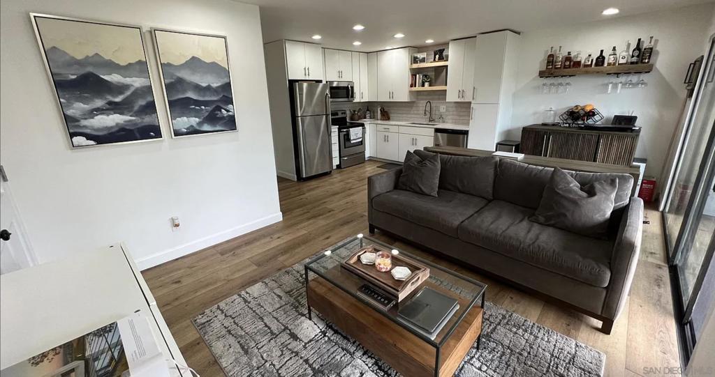 1092 Fresno St 4