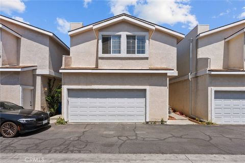 Photo of 20230 Keswick St, Winnetka, CA 91306 (MLS # GD26096598)