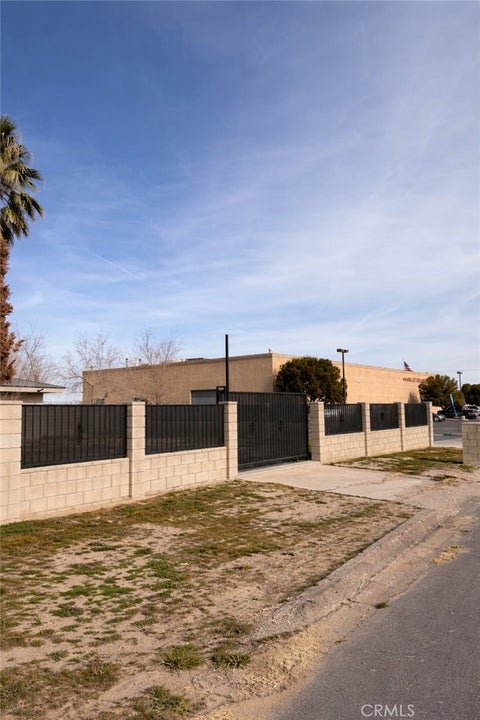 Photo of 15224 Bonanza Road, Victorville, CA 92392 (MLS # SR26191599)