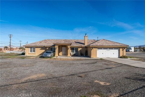 Photo of 17620 Lemon Street, Hesperia, CA 92345 (MLS # IG26010970)