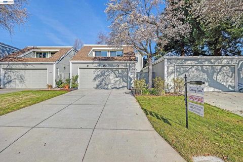 Photo of 7551 Maywood Dr Dr, Pleasanton, CA 94588 (MLS # 41130473)