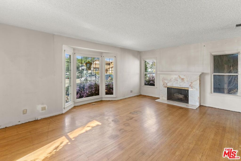 4144 Le Bourget Avenue