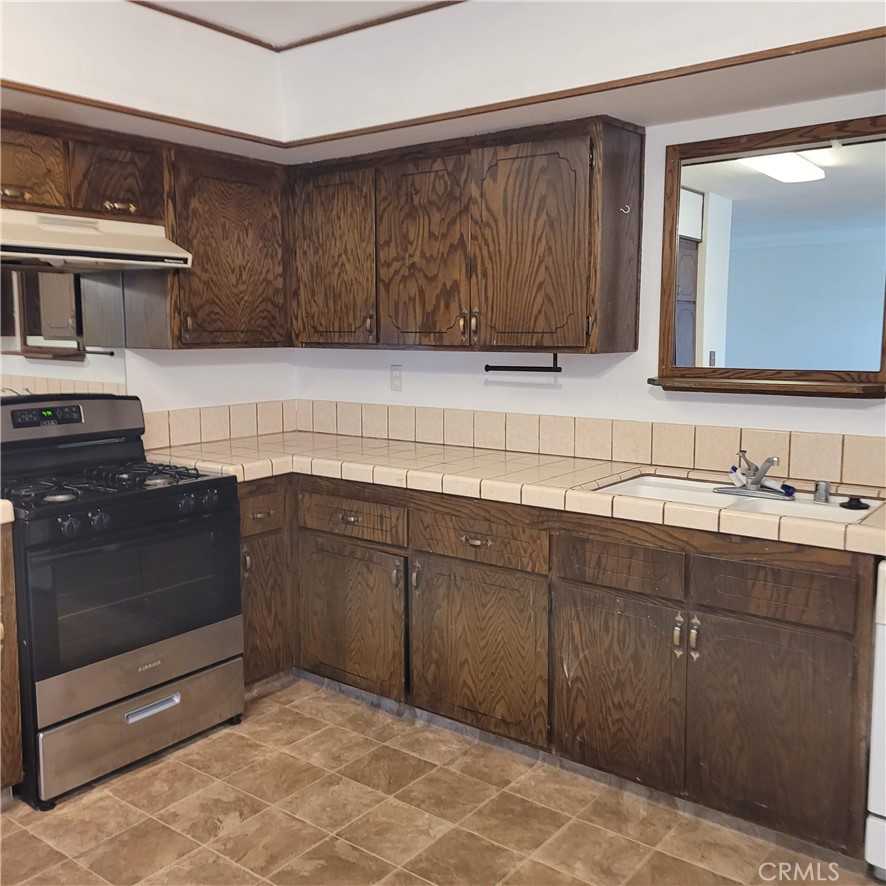 2 bedroom, 1 bathroom unit available for rent in Victorville.