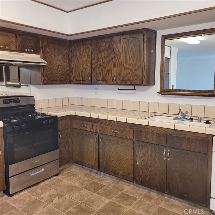 2 bedroom, 1 bathroom unit available for rent in Victorville.