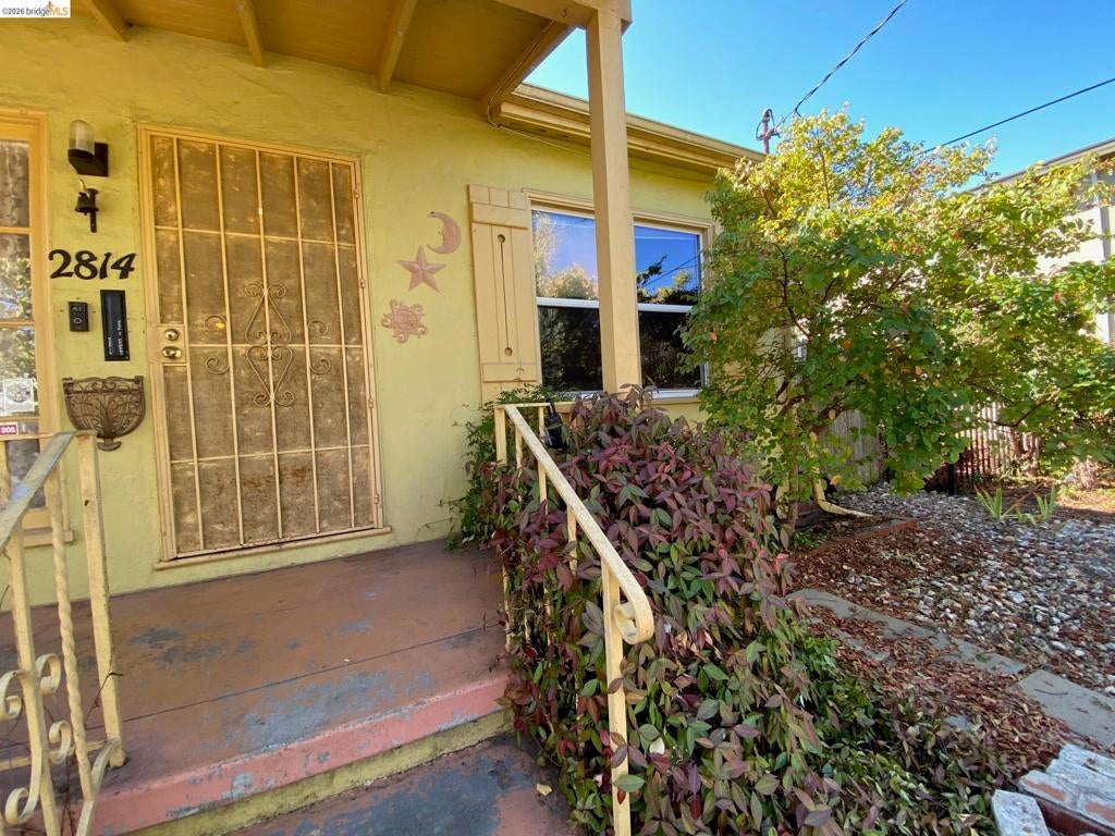 2814 Roosevelt Ave