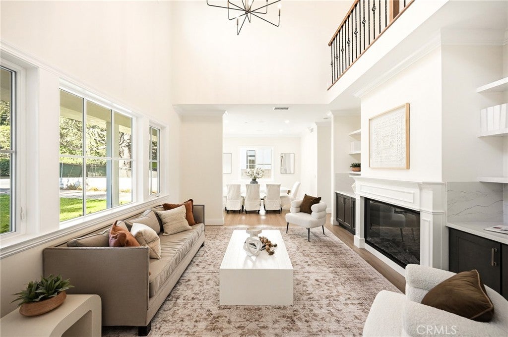 1688 E Mendocino