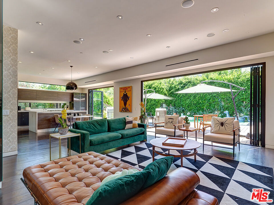 6360 Maryland Drive