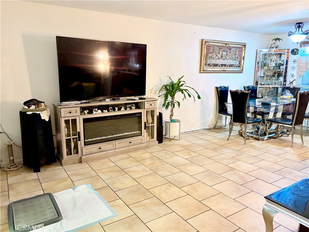20146 Cohasset Street 5