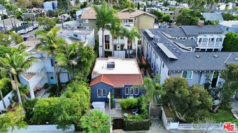 Photo of 558 San Juan Avenue, Venice, CA 90291 (MLS # 26644099)