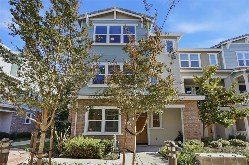 125 Maidenhair Terrace