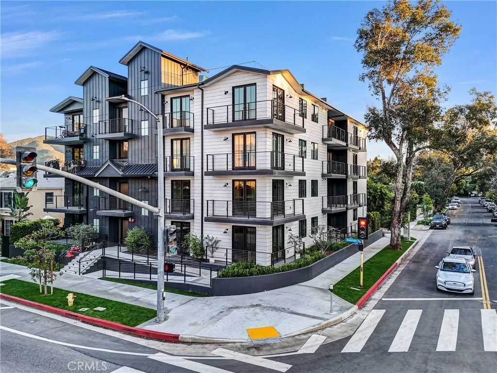 Photo of 10352 Riverside Drive #203A, Toluca Lake, CA 91602 (MLS # GD26035801)
