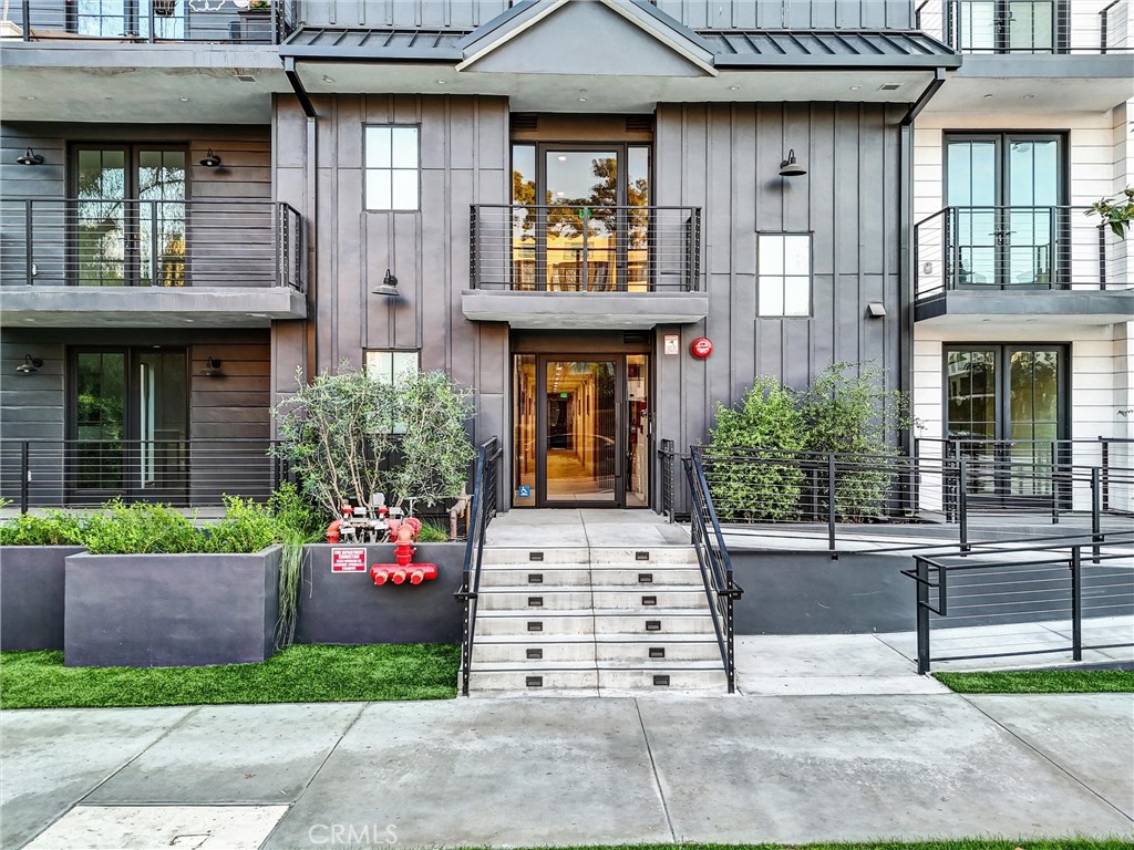 10352 Riverside Drive 203A