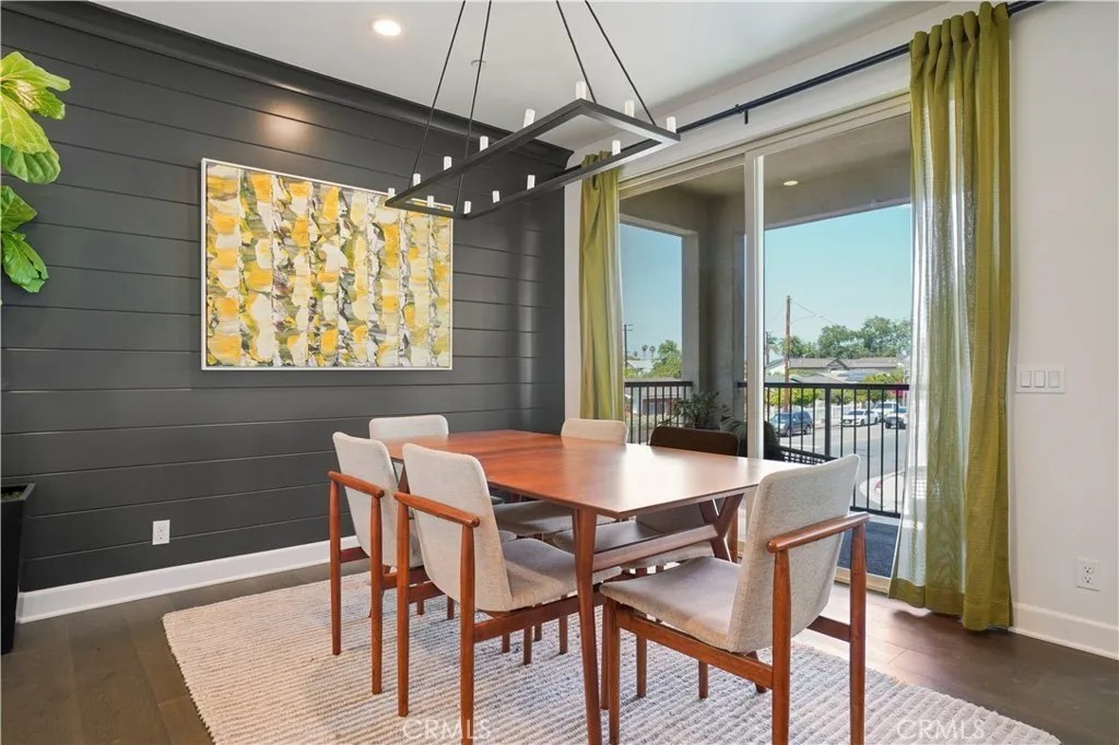 820 E Santa Ana Street