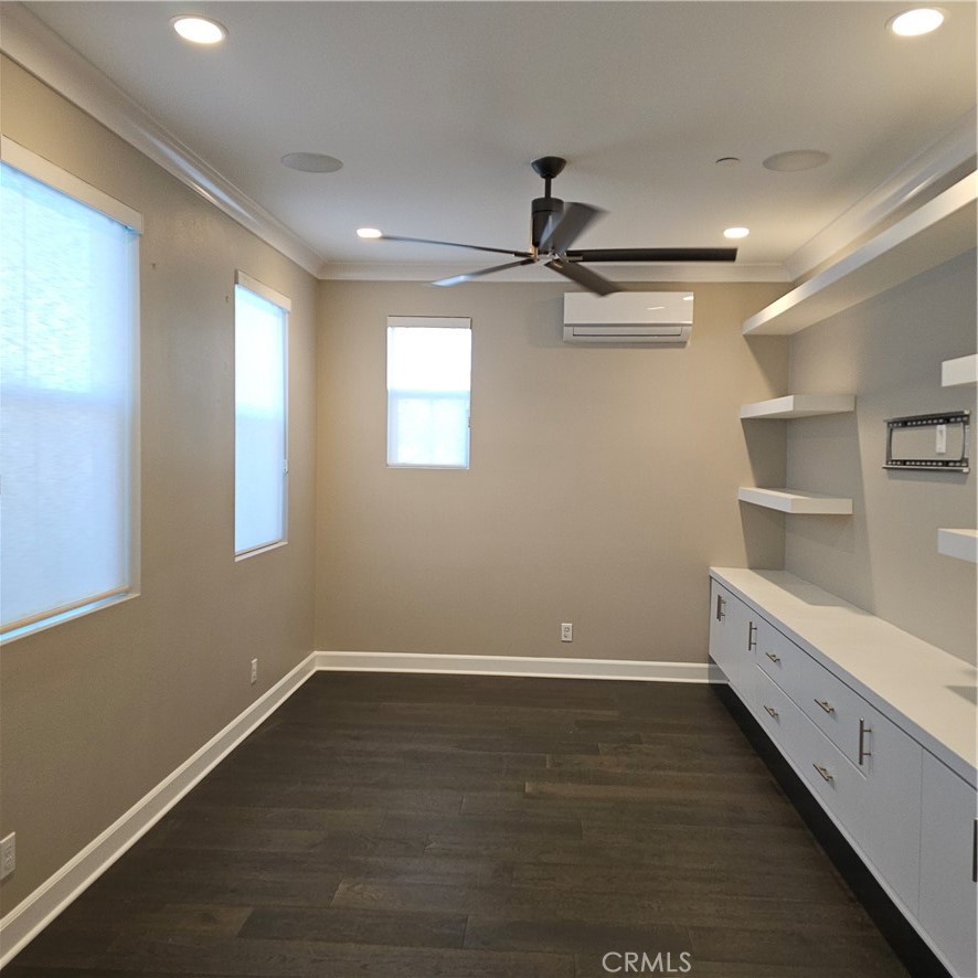 820 E Santa Ana Street