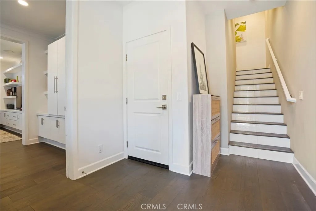 820 E Santa Ana Street