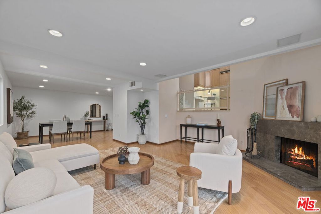 24 Voyage Street 2