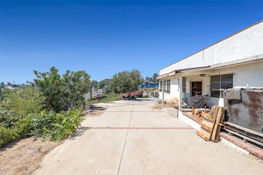 114 N Bonnie Beach Place