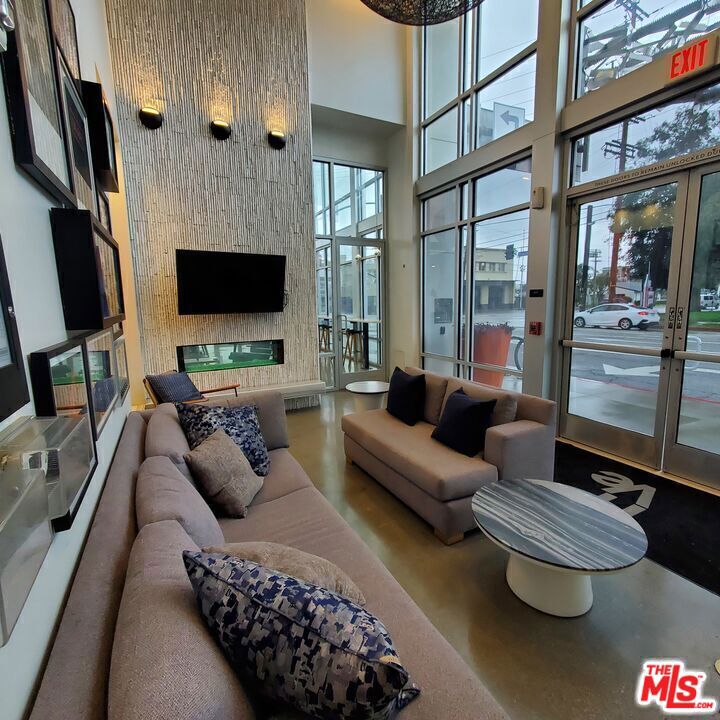 Beautiful Building. North Hollywood Arts District. Across from North Hollywood Recreation Park Center. Large Gourmet kitchen, Oversize of bathroom, picture windows. balcony with great view. Detail Morden style special building with great amenities, rooftop party room area with great view. 3rd floor's game room with Resort-style Spa, Sun Deck. Game room with nice meeting room. Luxury fitness center. dry cleaning. Large party room. easy to show all available studio, 1bed 1 bath, 2 beds 2 baths. Call or text to listing agent.