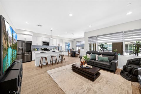 404 Echo Blue Lake Forest CA 92610