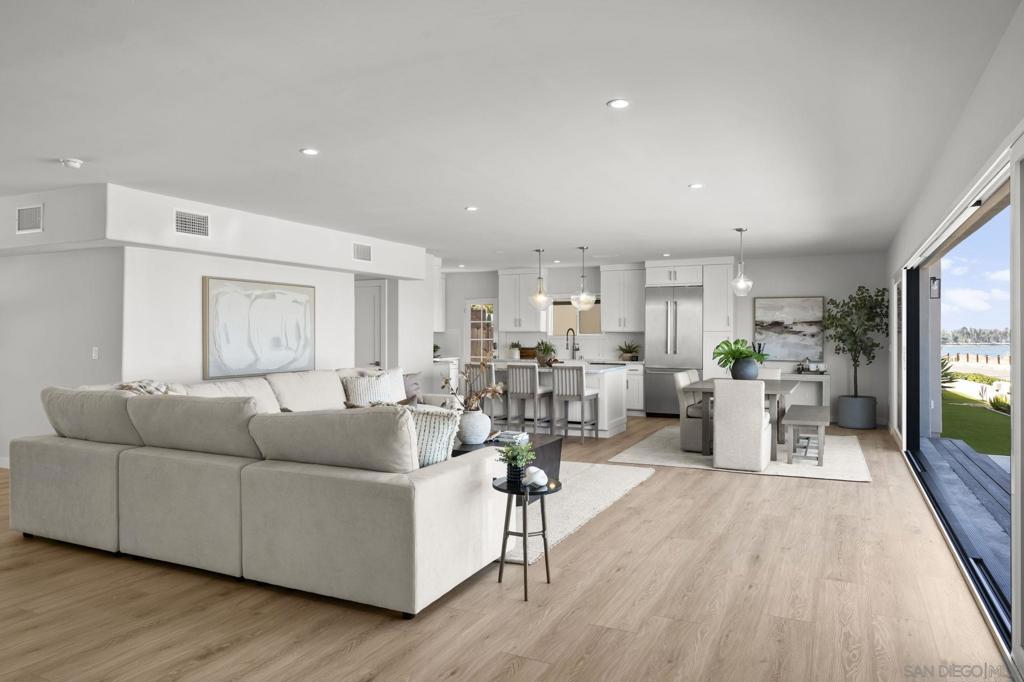 3611 Riviera