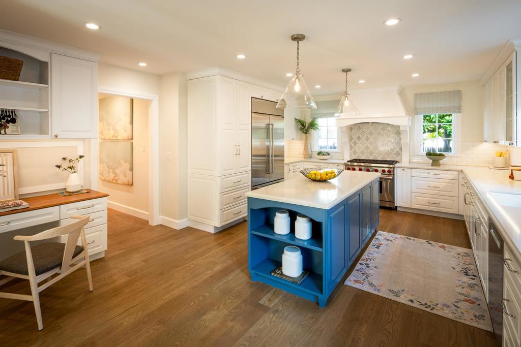 660 Menlo Oaks Drive