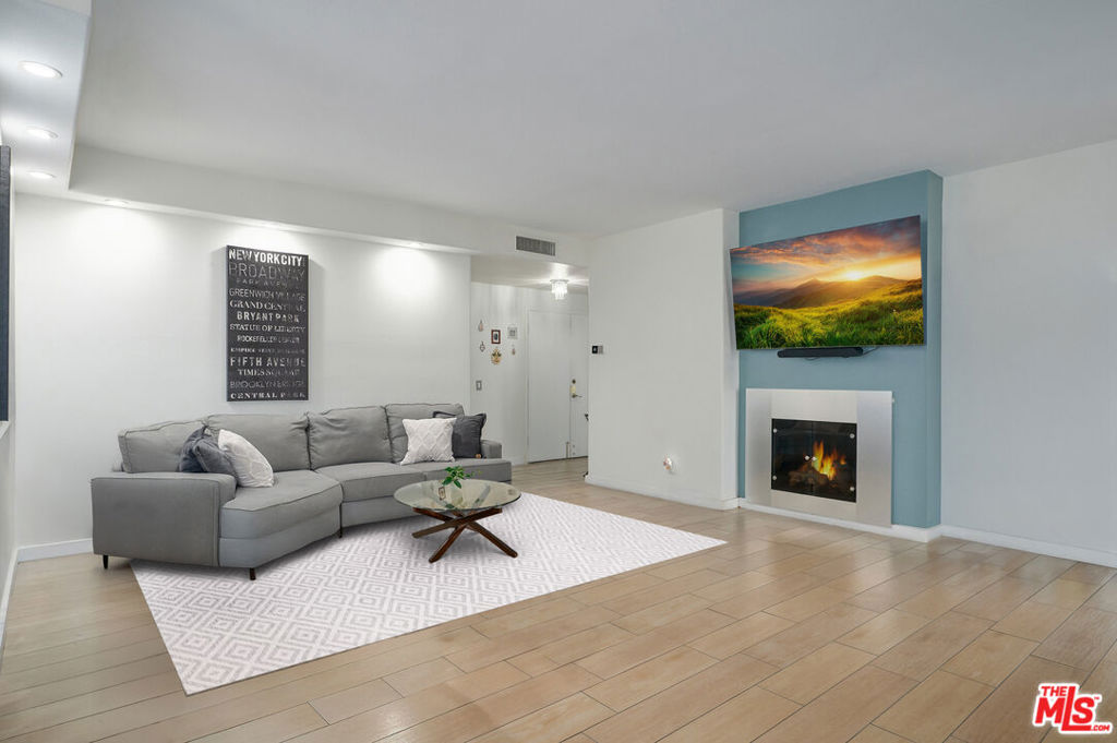 121 S Palm Drive 203