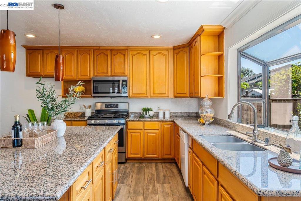 3675 Monterey Blvd