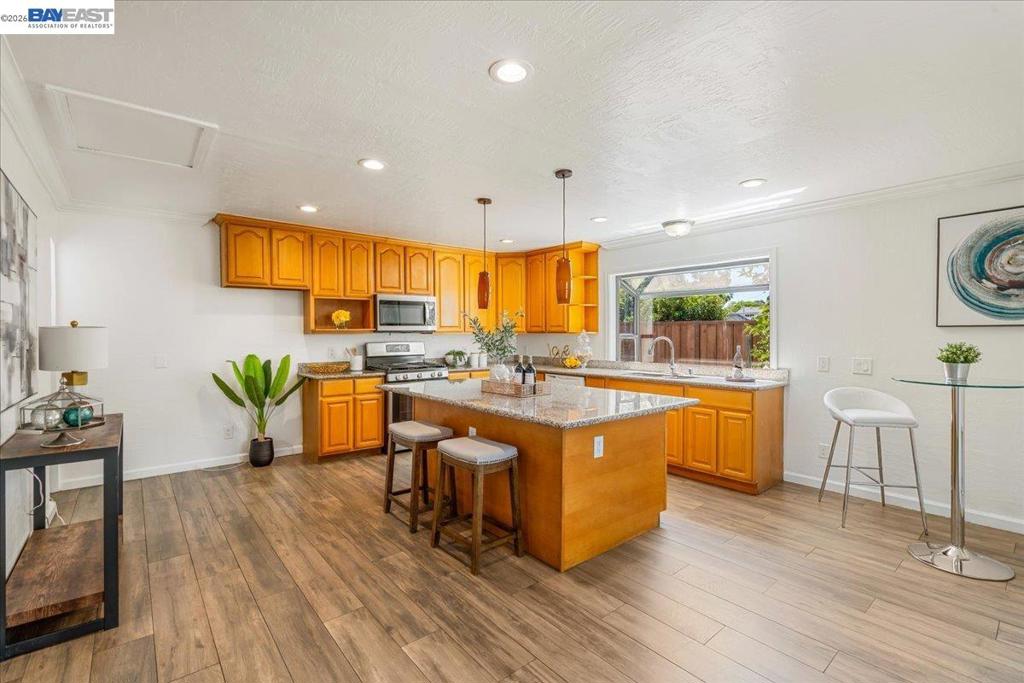 3675 Monterey Blvd