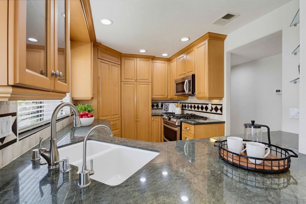 1951 Diamond St.