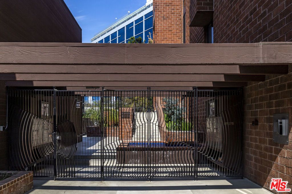 Photo of 1033 Carol Drive #T3, West Hollywood, CA 90069 (MLS # 26654097)