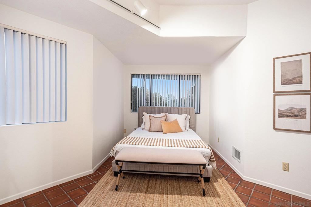 Del Mar - Residential