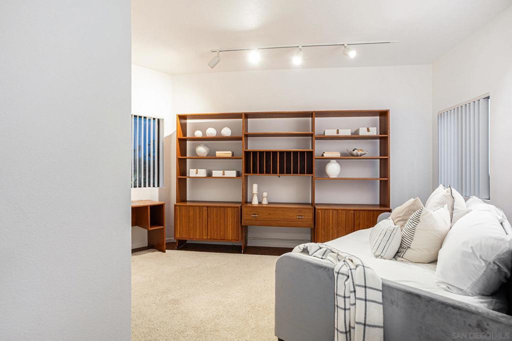 Del Mar - Residential