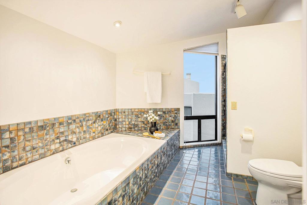 Del Mar - Residential