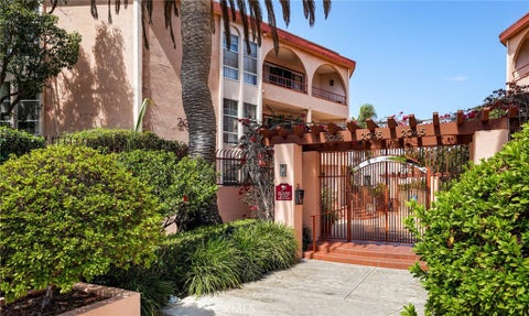 Photo of 2035 4th street ST #202C, Santa Monica, CA 90405 (MLS # CV26174639)
