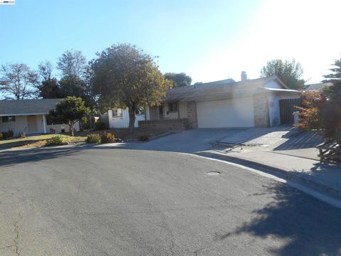Photo of 2814 2814 Chamier Place Pl, Fremont, CA 94555 (MLS # 41125701)