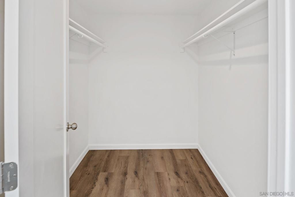 listing image 130727688115547447782